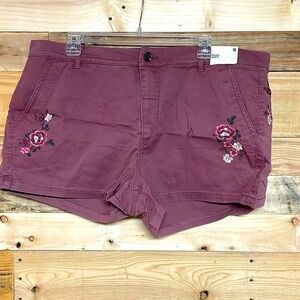 Express mid rise shortie in burgundy with floral patch stitch work 3” shorts